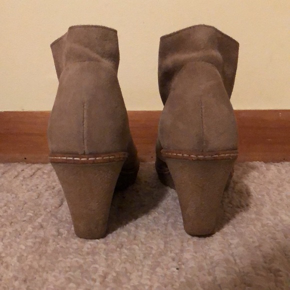 J.Crew Suede Tan Bootie - size 8 - Picture 3 of 5